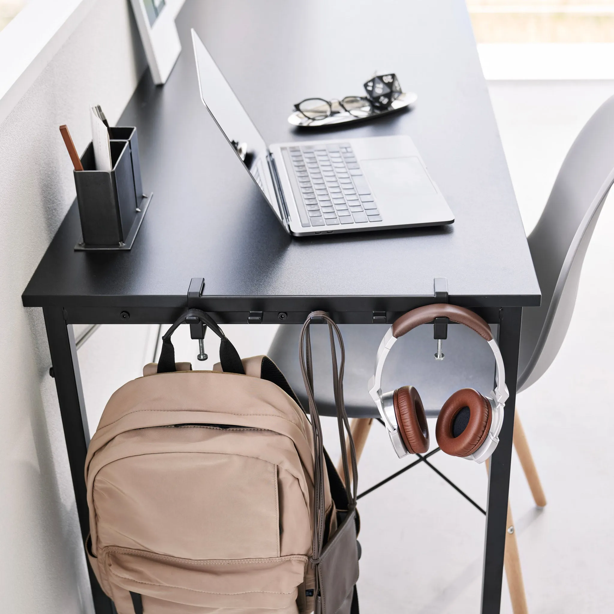 Tableside Hooks