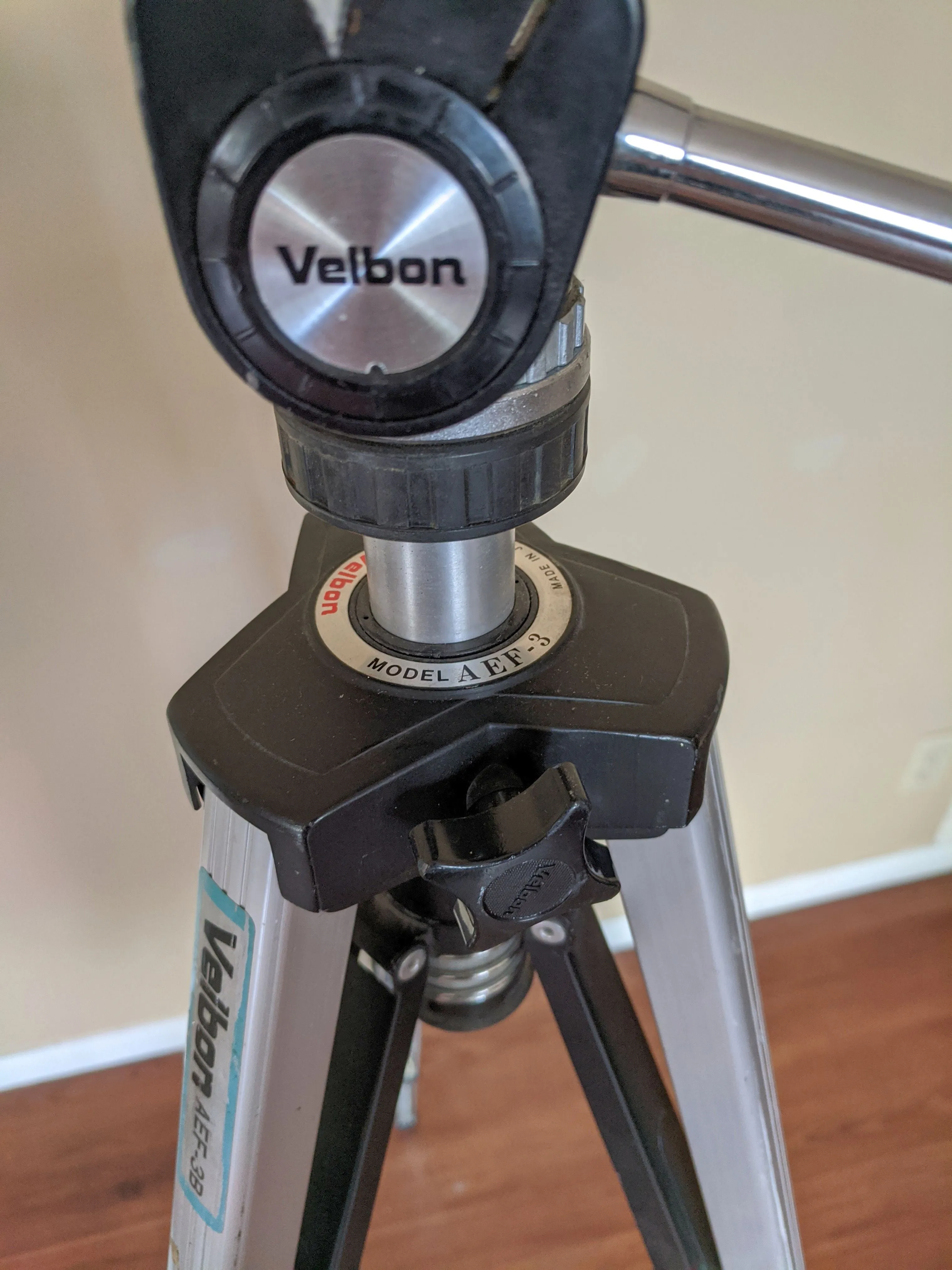 Velbon AEF-3B Super-Splay tripod F*S